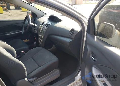 2009 Toyota Yaris z USA, uszkodzony, nr VIN JTDBT903691313897